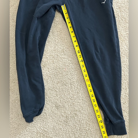 Gymshark Men’s Medium Tapered Crest Joggers - Picture 7 of 9
